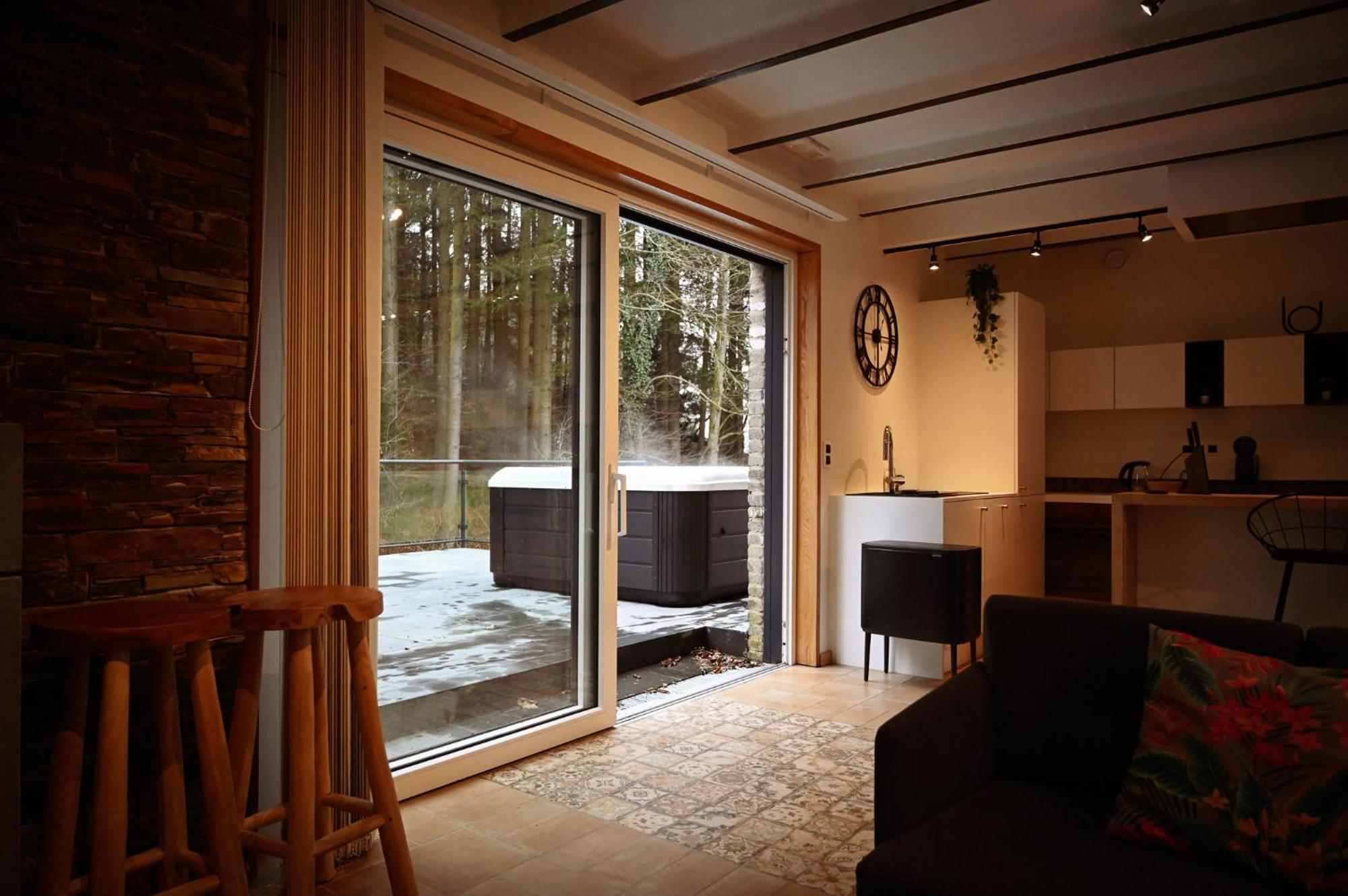 Open Source A L'Entree Du Circuit! Apartment Ставело Екстериор снимка